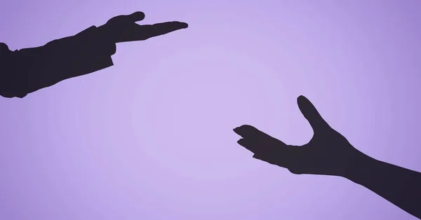 Silhouet Van Twee Handen Tegen Met Kopieerruimte Paarse Achtergrond Partnerschapsconcept — Stockfoto