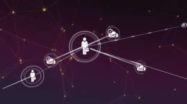 Takımyıldızları ile mor arkaplan üzerindeki simgelerle bağlantı ağının animasyonu. küresel bağlantılar, veri işleme ve teknoloji konsepti dijital olarak oluşturulmuş video.