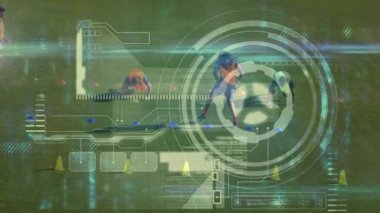 Çeşitli erkek futbol oyuncuları üzerinde farklı veri işleme animasyonları. global spor, teknoloji, veri işleme ve dijital arayüz kavramı dijital olarak oluşturulmuş video.