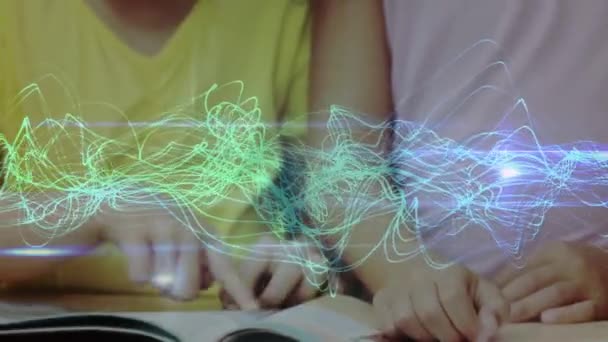 Okul Çocukları Üzerinde Bağlantı Veri Işleme Animasyonu Küresel Eğitim Teknoloji — Stok video