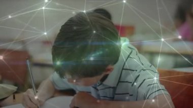 Okul çocuğu yazıları üzerinden bağlantı ağının animasyonu. küresel eğitim, teknoloji, veri işleme ve dijital olarak üretilen video konsepti.