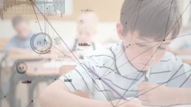 Okul çocuğu yazıları üzerinden bağlantı ağının animasyonu. küresel eğitim, dijital arayüz, teknoloji ve ağ konsepti dijital olarak oluşturulmuş video.