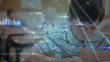 Okul çocuğu yazıları üzerinden bağlantı ağının animasyonu. küresel eğitim, veri işleme ve dijital olarak oluşturulmuş video konsepti.