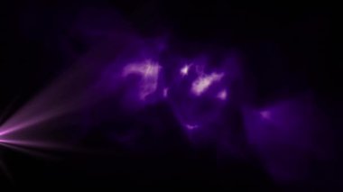 Siyah arkaplanda hareket eden ışık izlerinin animasyonu. ışık, desen ve hareket konsepti dijital olarak oluşturulmuş video.