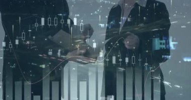 Kafkasyalı iş adamları ve yol trafiği üzerine finansal verilerin animasyonu. küresel iş, finans, ekonomi ve teknoloji konsepti dijital olarak oluşturulmuş video.