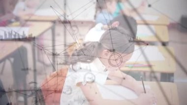 Liseli kız yazıları üzerinden bağlantı ağının animasyonu. küresel eğitim, teknoloji, veri işleme ve dijital olarak üretilen video konsepti.