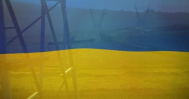 Alan ve elektrik direklerinin üzerinde Ukrayna bayrağı animasyonu. Ukrayna krizi, ekonomik ve enerjik çöküş ve dijital olarak üretilen uluslararası politika kavramı.