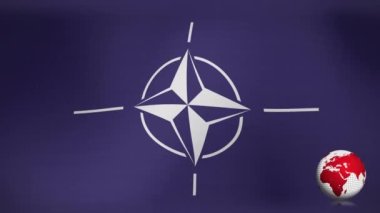 Nato bayrağı üzerinde küresel animasyon ve flaş haber. Ukrayna krizi, haber ve uluslararası politika kavramı dijital olarak oluşturulmuş video.