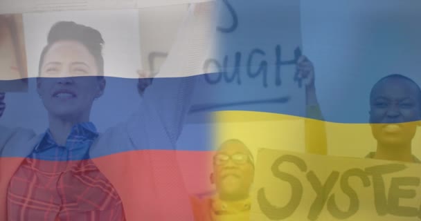 Animation Der Flagge Der Ukraine Und Russlands Über Verschiedenen Weiblichen — Stockvideo