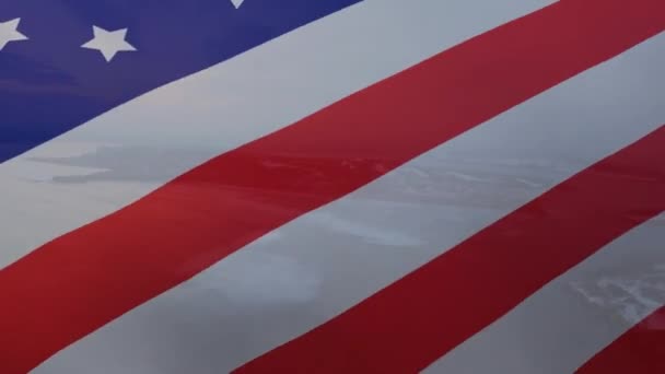 Deniz Manzarası Üzerinde Amerikan Bayrağı Sallamanın Animasyonu Amerikan Vatanseverliği Bağımsızlık — Stok video