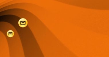 Siyah arkaplanda medya simgeleri ve şekillerinin canlandırılması. Sosyal medya ve iletişim arayüzü kavramı dijital olarak oluşturulmuş video.