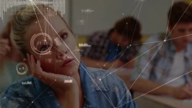 Dersler sırasında beyaz kız öğrenci üzerinden veri ve bağlantıların animasyonu. öğrenme, eğitim ve sosyal konsept dijital olarak oluşturulmuş video.