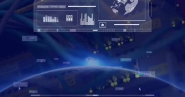 Sunucu odasında veri işleme animasyonu. küresel iş ve dijital arayüz kavramı dijital olarak oluşturulmuş video.