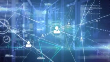 Sunucular üzerindeki simgelerle bağlantı ağının animasyonu. küresel bağlantılar, ağ, veri işleme ve teknoloji konsepti dijital olarak oluşturulmuş video.