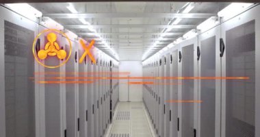 Sunucu odasının üzerindeki kırmızı alarm mesajı ve sembolünün canlandırması. Ukrayna krizi ve uluslararası politika kavramı dijital olarak oluşturuldu.