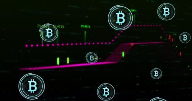 Siyah arkaplan üzerinde veri işleme ve bitcoin sembolü animasyonu. Ukrayna krizi ve uluslararası politika kavramı dijital olarak oluşturuldu.