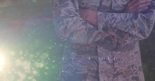 Animering Ljusfläckar Över Biracial Manlig Soldat Public Service Dag Och — Stockvideo