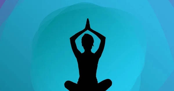 Compuesto Mujer Silueta Meditando Sobre Fondo Azul Espacio Copia Illust —  Fotos de Stock