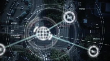 Şehir manzarası üzerindeki bağlantı ve tarama ağının animasyonu. küresel bağlantılar ve dijital arayüz konsepti dijital olarak oluşturulmuş video.