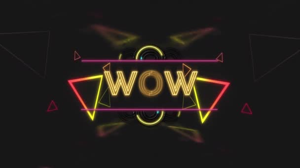 Animace Wow Neonových Trojúhelníků Černém Pozadí Hry Zábavní Technologický Koncept — Stock video