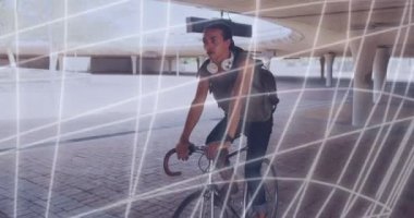 Bisikletli çift ırklı erkek bisikletçi üzerinden kalp ve veri animasyonu. spor, aktif yaşam tarzı, rekabet ve teknoloji konsepti dijital olarak oluşturulmuş video.