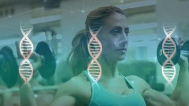 Beyaz kadın üzerinde tıbbi veri işleme animasyonu. global spor, fitness, bağlantılar ve teknoloji konsepti dijital olarak oluşturulmuş video.