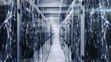 Sunucu odasında veri işleme animasyonu. küresel teknoloji, bağlantılar ve dijital arayüz konsepti dijital olarak oluşturulmuş video.