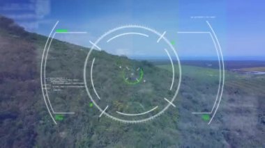 Manzara üzerindeki görüntü bulucu ve çeşitli verilerin animasyonu. veri işleme, doğa, teknoloji ve dijital arayüz kavramı dijital olarak oluşturulmuş video.