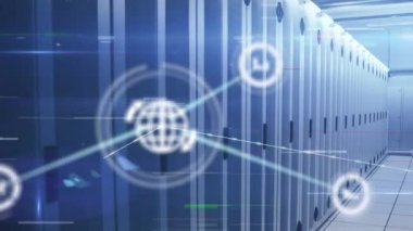 Sunucu odasında veri işleme ve ortam simgelerinin canlandırılması. küresel teknoloji, bağlantılar ve dijital arayüz konsepti dijital olarak oluşturulmuş video.