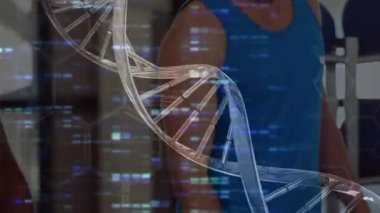 Afro-Amerikan erkekleri üzerinde tıbbi veri işleme animasyonu. global spor, fitness, bağlantılar ve teknoloji konsepti dijital olarak oluşturulmuş video.