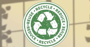 Yeşil arkaplandaki bitkilerin gölgesi yerine metin içeren geri dönüşüm simgesinin canlandırılması. ekoloji ve geri dönüşüm kavramı dijital olarak oluşturulmuş video.