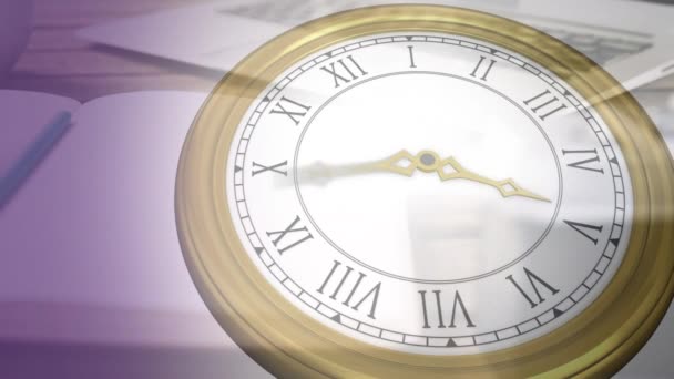 Animation Horloge Déplaçant Sur Bureau Avec Divers Éléments Affaires Travail — Video