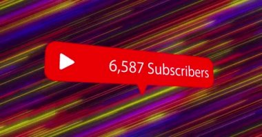 Siyah arkaplandaki renkli yolların üzerine medya simgesinin canlandırılması. Retro gelecek ve dijital arayüz konsepti dijital olarak oluşturulmuş video.