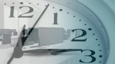 Ofis masalarının üzerinde bilgisayarlarla hareket eden saatin animasyonu. iş, ofis ve zaman kavramında çalışmak dijital olarak oluşturulan video.