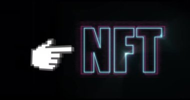 Nft üzeri el ve siyah arkaplan animasyonu. dijital kaynaklar ve teknoloji konsepti dijital olarak oluşturulmuş video.