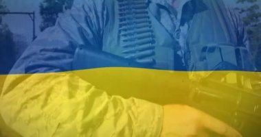 Ukrayna bayrağı üzerinde beyaz silahlı askerin animasyonu. Ukrayna krizi ve uluslararası politika kavramı dijital olarak oluşturuldu.