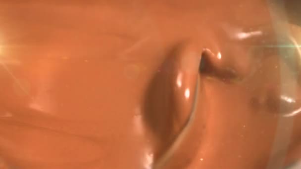Animering Ljus Över Smält Mjölkchoklad Sötsaker Desserter Och Choklad Koncept — Stockvideo