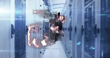 Sunucu odasında Nft metninin canlandırması. küresel iş, finans, bağlantılar ve dijital arayüz konsepti dijital olarak oluşturulmuş video.