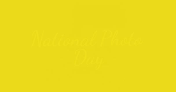 Анимация Кавказки Держащей Камеру Над Текстом Национального Фотодня Национальный День — стоковое видео