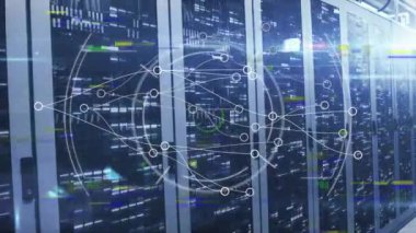 Bilgisayar sunucu odasındaki mozaik kareleri tarıyor. küresel ağ oluşturma ve iş veri depolama teknolojisi kavramı