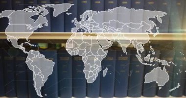 Dünya haritası ve kitapları üzerinde veri işleme animasyonu. Uluslararası okuryazarlık günü ve okuma konsepti dijital olarak oluşturulmuş video.