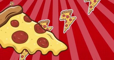 Kırmızı arka planda şeritlerin üzerinde pizza ikonlarının canlandırılması. kutlama ve dijital arayüz konsepti dijital olarak oluşturulmuş video.