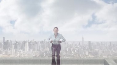 Çifte cinsiyetli iş kadını kutlaması üzerine şehir manzarası animasyonu. Asla günden vazgeçme ve dijital olarak üretilen video konseptini kutla.