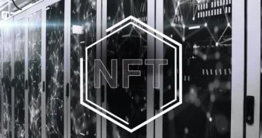 Sunucuların üzerinde altıgen Nft animasyonu. dijital kaynaklar ve teknoloji konsepti dijital olarak oluşturulmuş video.