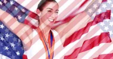 Amerikan bayrağını tutan mutlu beyaz kadın animasyonu. Başkanlık Günü, bağımsızlık günü ve dijital olarak üretilen Amerikan vatanseverliği konsepti.