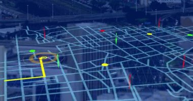 Seyrüsefer haritası şeması üzerindeki navigasyon pimi şehir trafiğinin hava görüntüsüne karşı. gps ve navigasyon kavramı