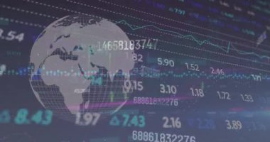 Mavi arkaplanda veri işleme animasyonu. küresel iş ve dijital arayüz kavramı dijital olarak oluşturulmuş video.