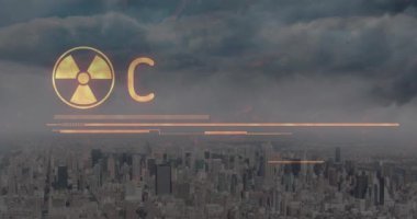 Nükleer sembolün animasyonu ve şehir manzarası üzerindeki uyarı metni. Ukrayna krizi ve uluslararası politika kavramı dijital olarak oluşturuldu.