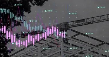 İnşaat alanında vinç animasyonu, finansal veri işleme ve istatistikler. küresel kalkınma, iş dünyası, dijital arayüz ve dijital olarak oluşturulan veri işleme kavramı.