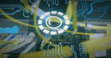 Bilgisayar kabloları üzerinden veri işleme animasyonu. bilgisayarlar, ağ, veri işleme, teknoloji ve dijital arayüz kavramı dijital olarak oluşturuldu.